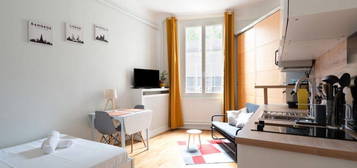 Location studio meublé Paris 16