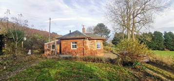 2 bed detached house to rent