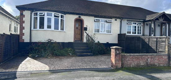 Property to rent in Ayebridges Avenue, Egham TW20