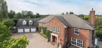 5 bedroom detached house to rent