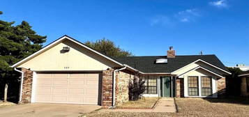 509 Greenbriar Rd, Ponca City, OK 74601