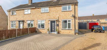 3 bed semi-detached house for sale