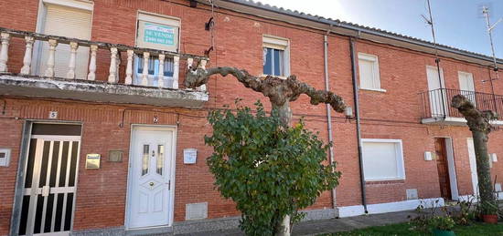 Casa adosada en venta en Calle San Luis, 7, Alar del Rey