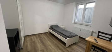 *Voll möbliertes WG-Zimmer in einer 7-Zi-Wohnung in zentraler Lage von Winnenden- sofort verfügbar*