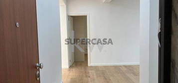 Apartamento T3 remodelado em Agualva- Cacém