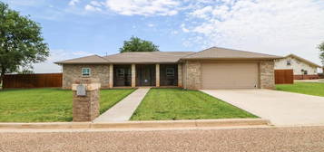 403 W Hay St, Sudan, TX 79371