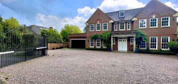 6 bedroom detached house to rent