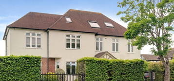 6 bedroom detached house for sale