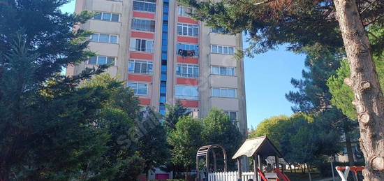 Pendik Çamlık Mah. Erguvan Sitesinde Satılık Daire 3+1 ( Boş )