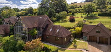 5 bed detached house for sale