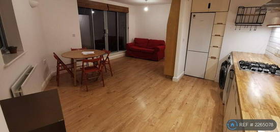 2 bedroom flat