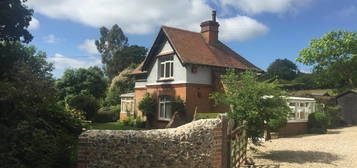 2 bed detached house to rent