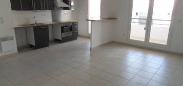 Appartement  à louer, 3 pièces, 2 chambres, 67 m²