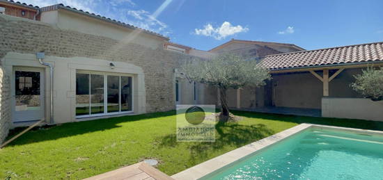 Maison de caractère avec piscine au coeur du village