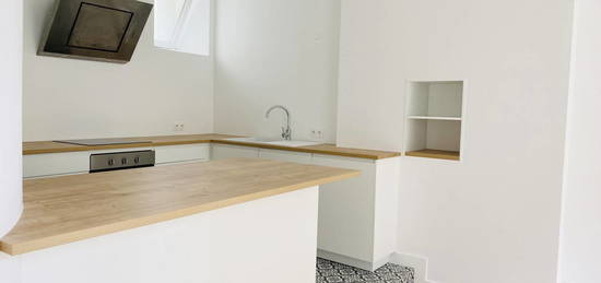 Appartement  à louer, 4 pièces, 3 chambres, 85 m²