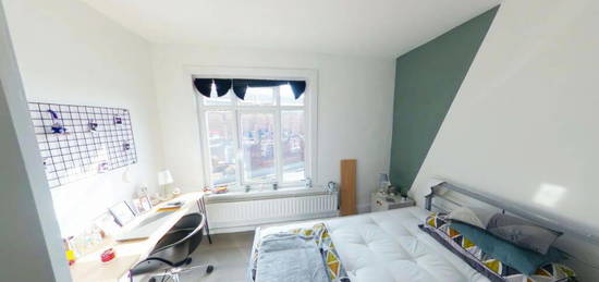 5 bed flat to rent