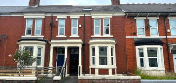 5 bedroom terraced house