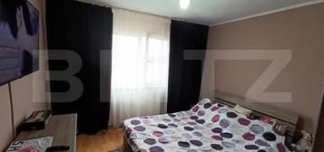 Apartament 2 camere , etaj 3 , balcon .