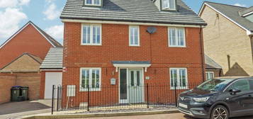 5 bedroom detached house