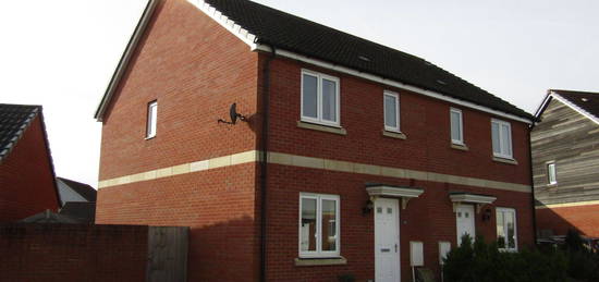 3 bed semi-detached house to rent