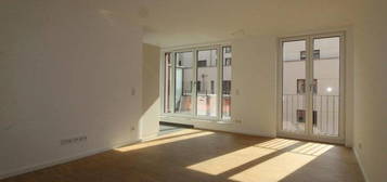 **Ab 01.02.2025 bezugsfrei! Moderne 4 Zimmerwohnung mit zwei Bädern, EBK und Balkon im Zentrum**