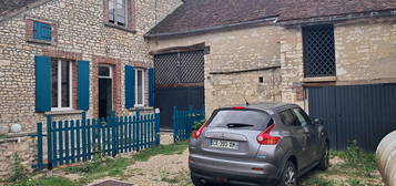 MAISON ANCIENNE SUR  576m2 de terrain clos