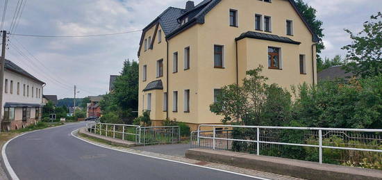 Schöne helle Dachgeschoßwohnung in Obercinitz zentral gelegen