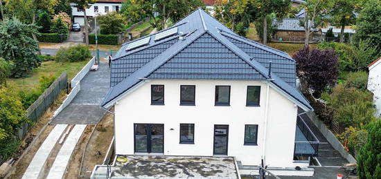 Maisonette-Wohnung mit großzügiger Terrasse und eigenem Gartenanteililienhaus