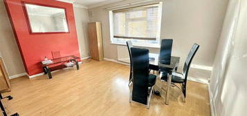 2 bedroom maisonette