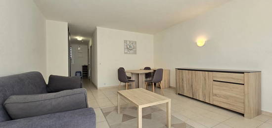 Studio meublé  à louer, 1 pièce, 41 m², Étage 1/–