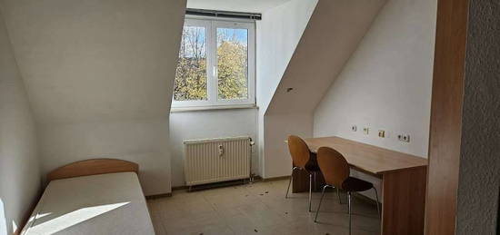 Frisch saniertes und möbliertes Studentenapartment