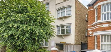 Flat to rent in Griffiths Road, London SW19