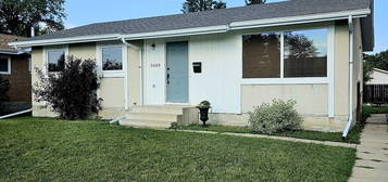 5609 55a St, Wetaskiwin, AB T9A 2A8