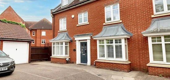 4 bedroom semi-detached house for sale