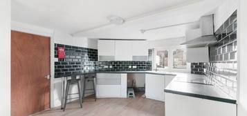 Maisonette for sale in Sydenham Road, Croydon CR0