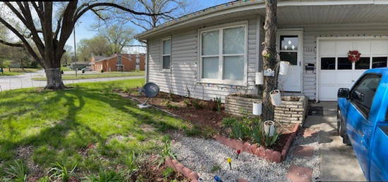 Campus Corner Apartments, Lawrence, KS 66046