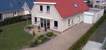 Riante benedenwoning 70 m2.