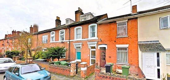 6 bedroom terraced house to rent