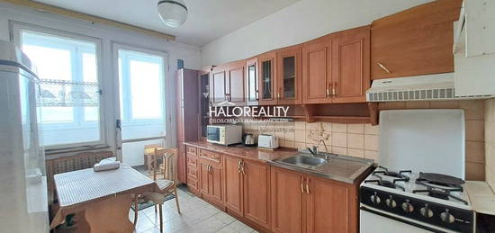 HALO reality - Predaj, trojizbový byt Prievidza, Sídlisko Kopanice - ZNÍŽENÁ CENA - EXKLUZÍVNE HALO REALITY