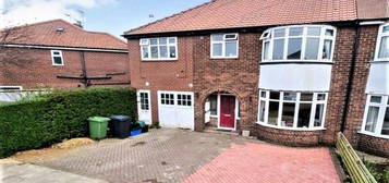 7 bed semi-detached house to rent