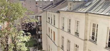 Location meublée rue SAINT PAUL 2 pièces 50 m² Paris 2.450
