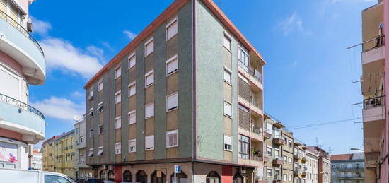 Apartamento T2 à venda em Loures