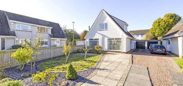 4 bed detached house for sale