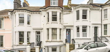 Flat to rent in Roundhill Crescent, Brighton BN2