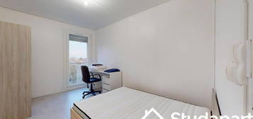 Studio meublé  à louer, 1 pièce, 82 m², Étage 4/–