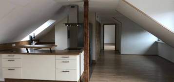 Moderne 2-Zimmer-Wohnung mit Küche, Garage, Balkon
