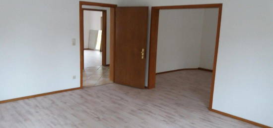 Helle, renovierte 3 Zimmer Wohnung 105 m² mit Balkon in Lindenfels i. Odw.