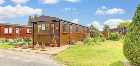 Bungalow to rent in Poplar Drive, Torksey, Lincoln LN1