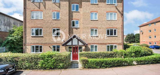 Flat to rent in Varsity Drive, Twickenham TW1