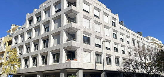 Arrendamento de Apartamento T2  na rua da Nau Catrineta s/n